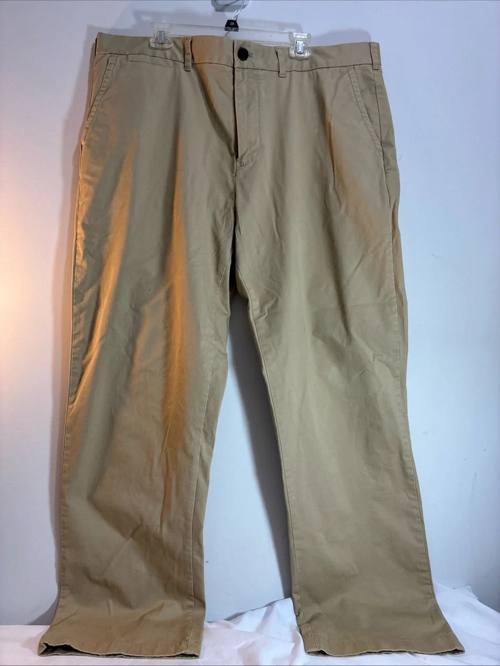 Tommy Hilfiger Men's Classic Khaki Pants - Neutral Tan. 1102